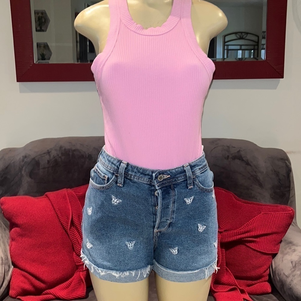 Hollister Curvy Ultra High-Rise Shorts - Picture 3 of 10